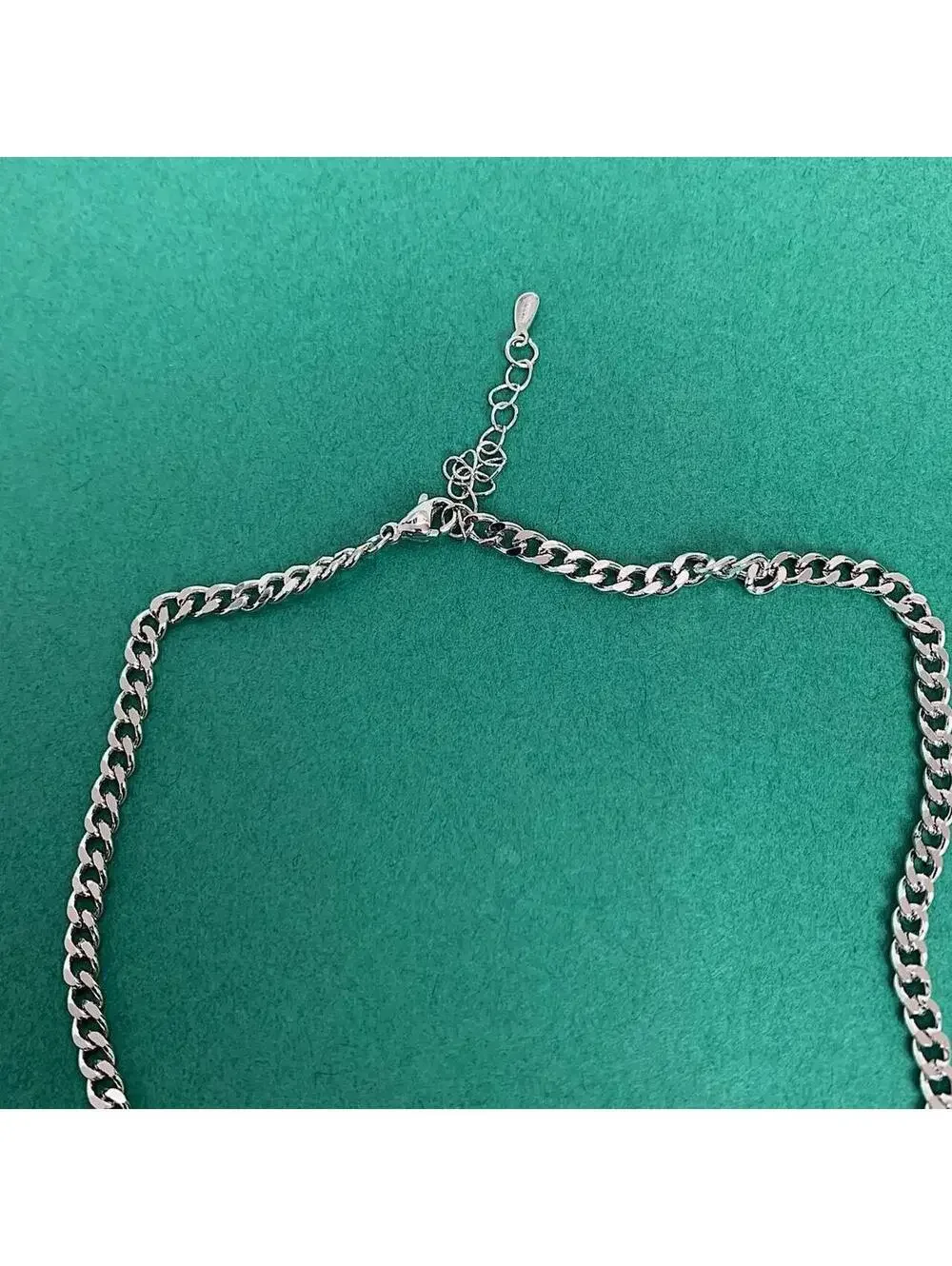 Sterling silver blue jewel pendant Cuban link choker necklace. Chain is unisex